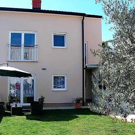 Apartment In Novigrad/Istrien 9642 Apartment *